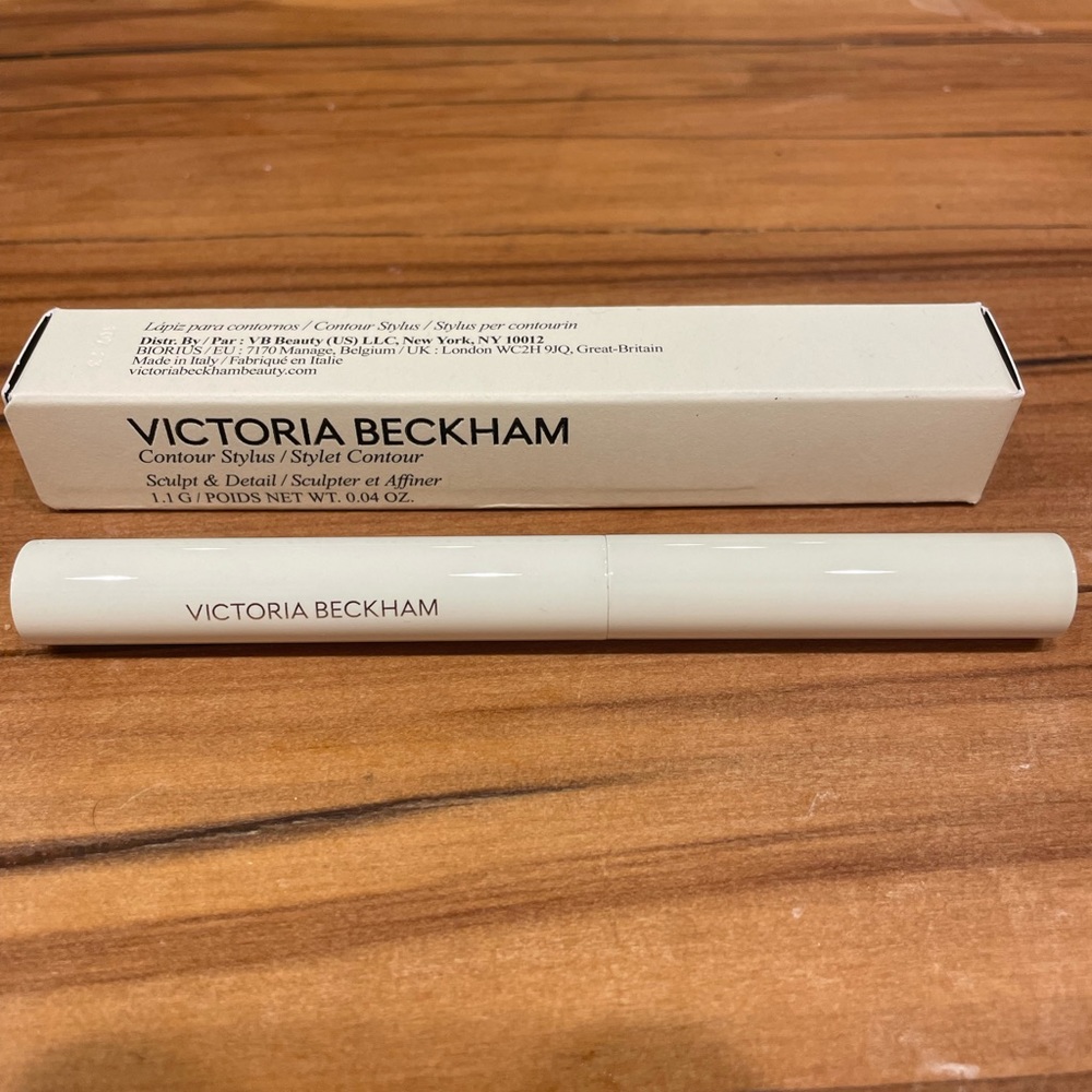 NIB Victoria Beckham Contour Stylus - color Sandstone